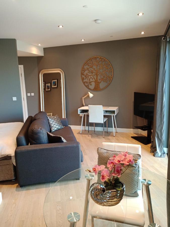 Kings Wharf Quay29 - Large Studio Apartment With 3 Pools - Gym - Rock Views - Holiday And Short Let Apartments In Гибралтар Екстериор снимка
